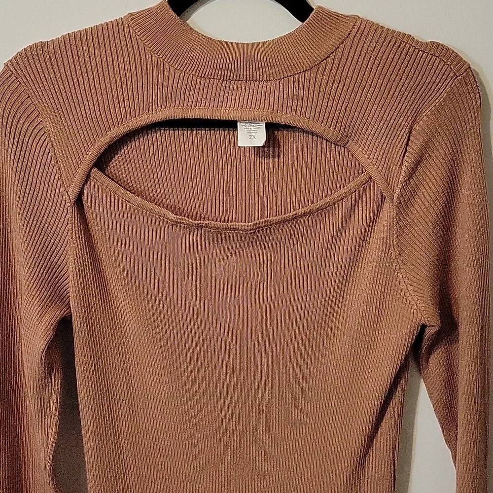 Derek Heart Long Sleeve Tan Bodycon Dress With Cutout - Picture 3 of 5